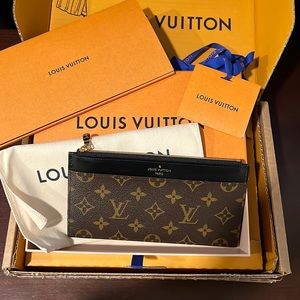 NWT Louis Vuitton Slim Purse- Black
